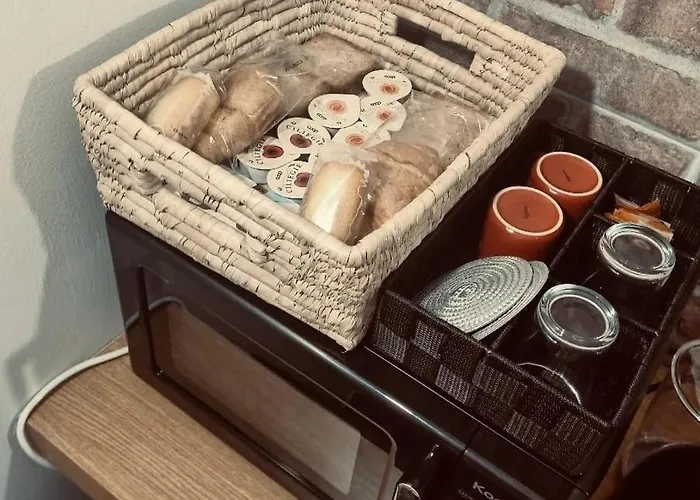 לינה וארוחת בוקר The Loft 27 בארי